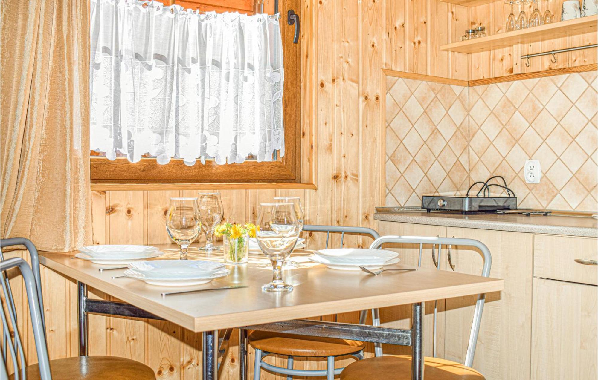 Awesome Home In Bobolin With Kitchen エクステリア 写真