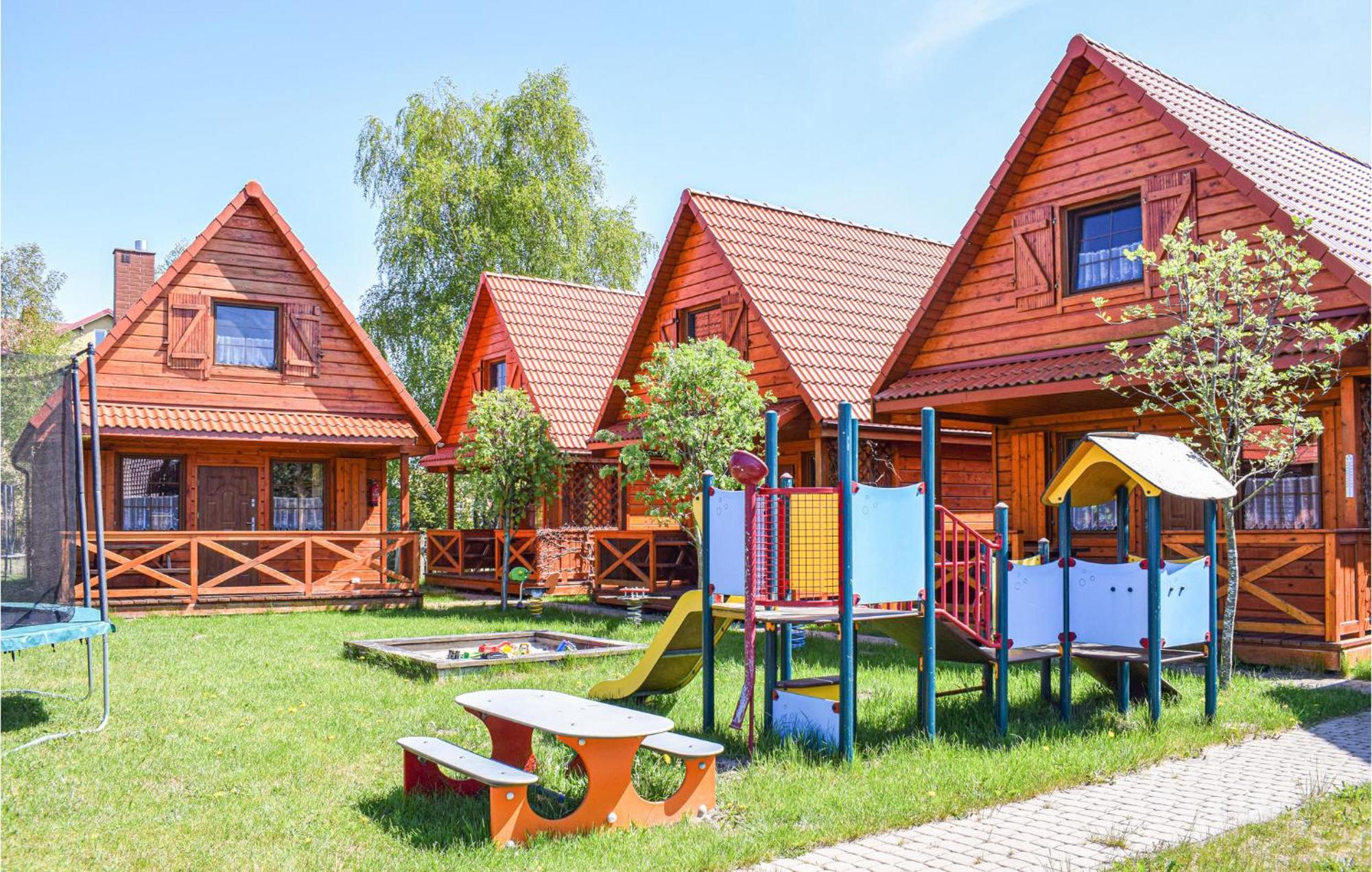 Awesome Home In Bobolin With Kitchen エクステリア 写真