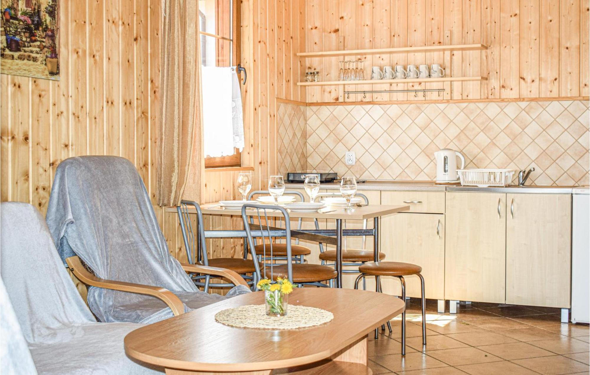 Awesome Home In Bobolin With Kitchen エクステリア 写真