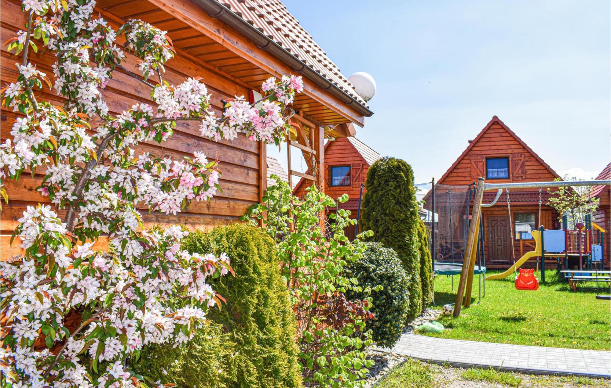 Awesome Home In Bobolin With Kitchen エクステリア 写真