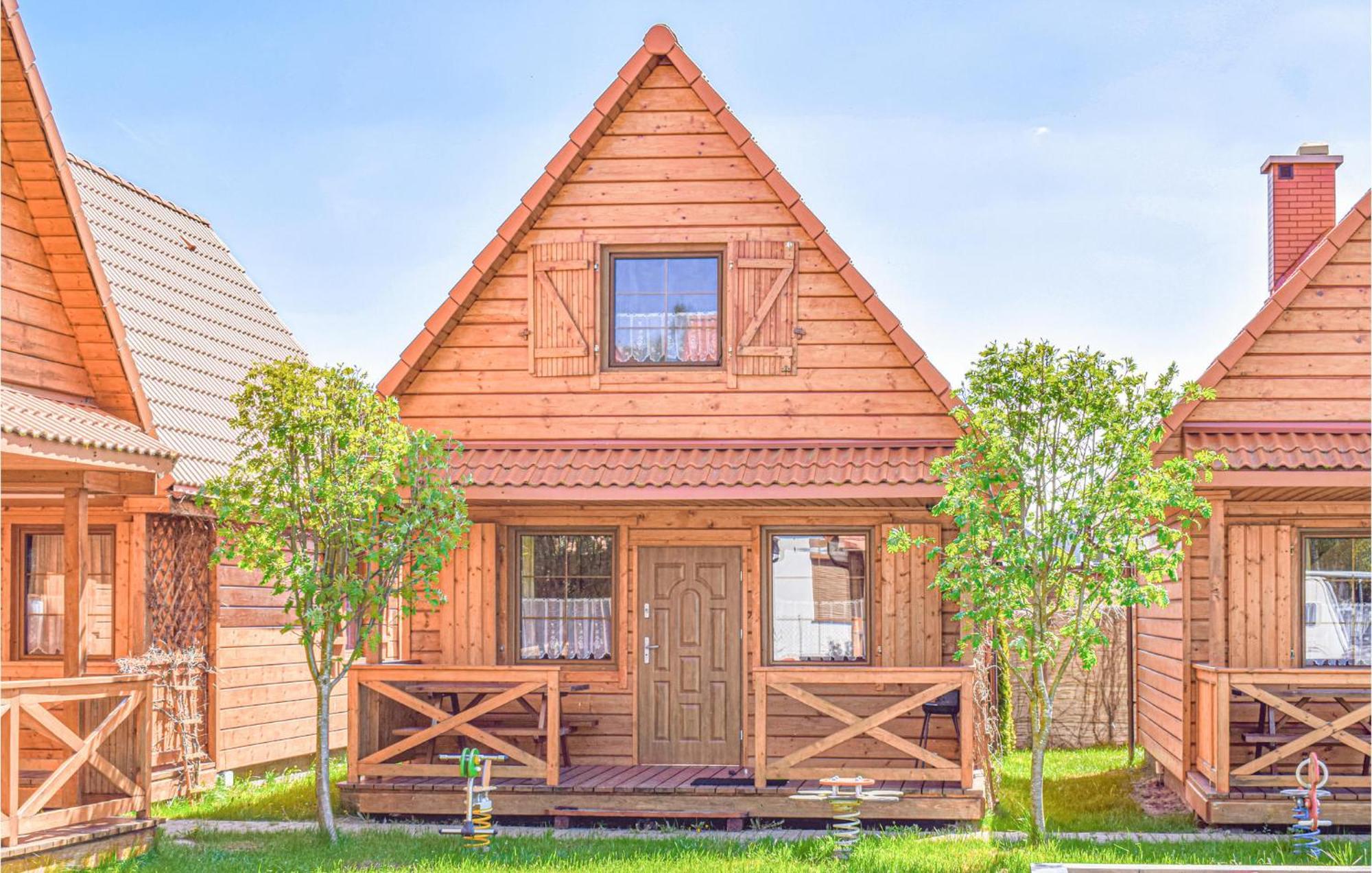 Awesome Home In Bobolin With Kitchen エクステリア 写真